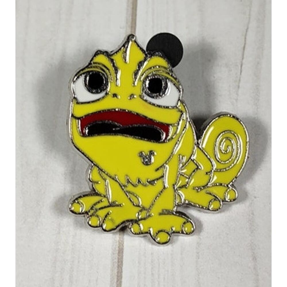 Yellow Pascal Chameleon Hidden Mickey Tangled Disney Trading Pin 2 of 5